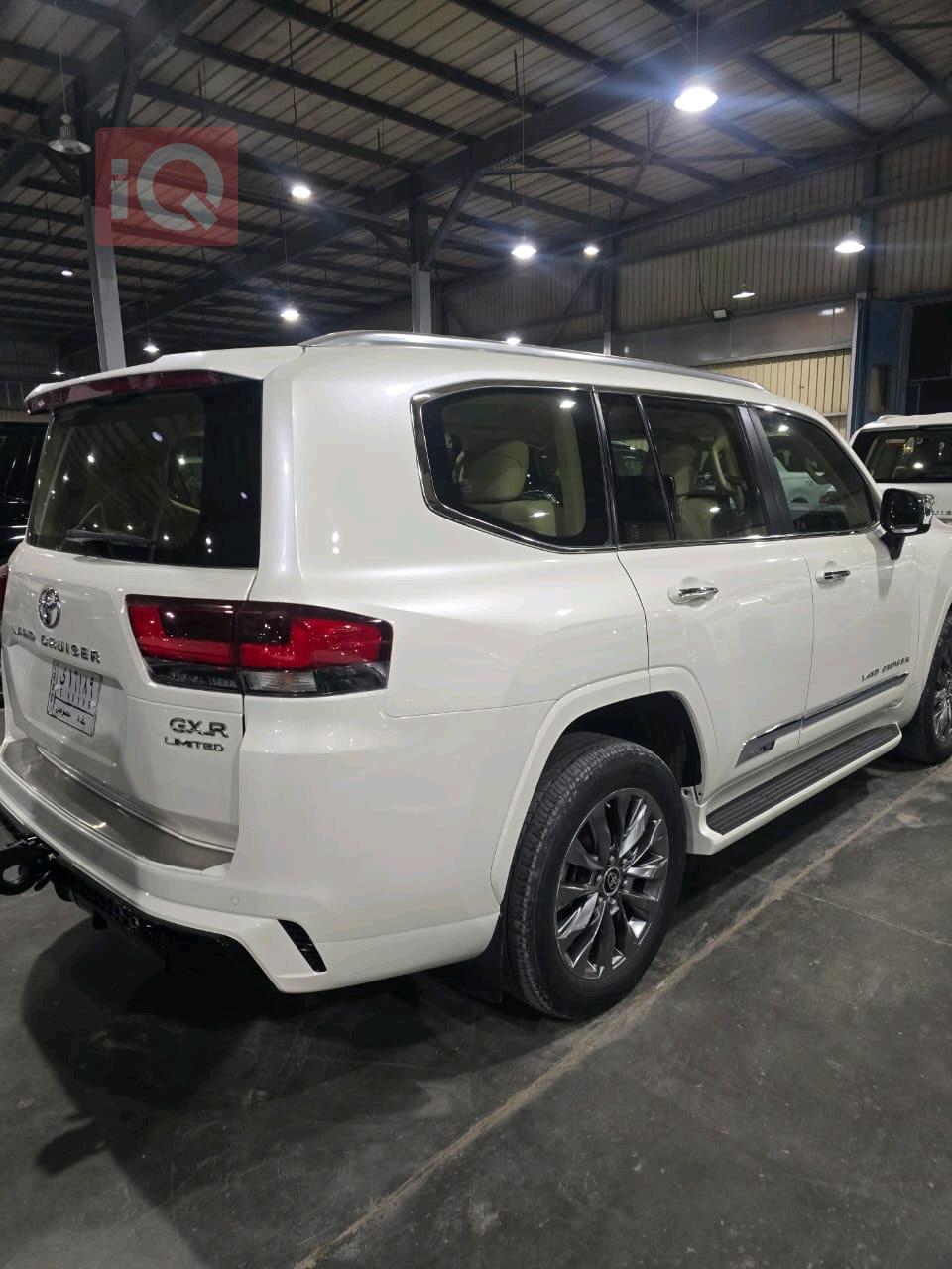 تۆیۆتا لاند کروزەر